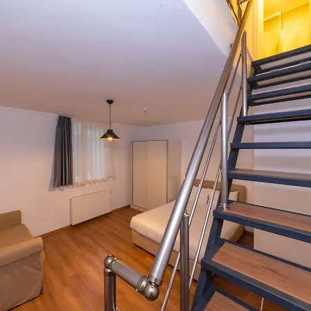 Joy Hotel apartamentowy 4*